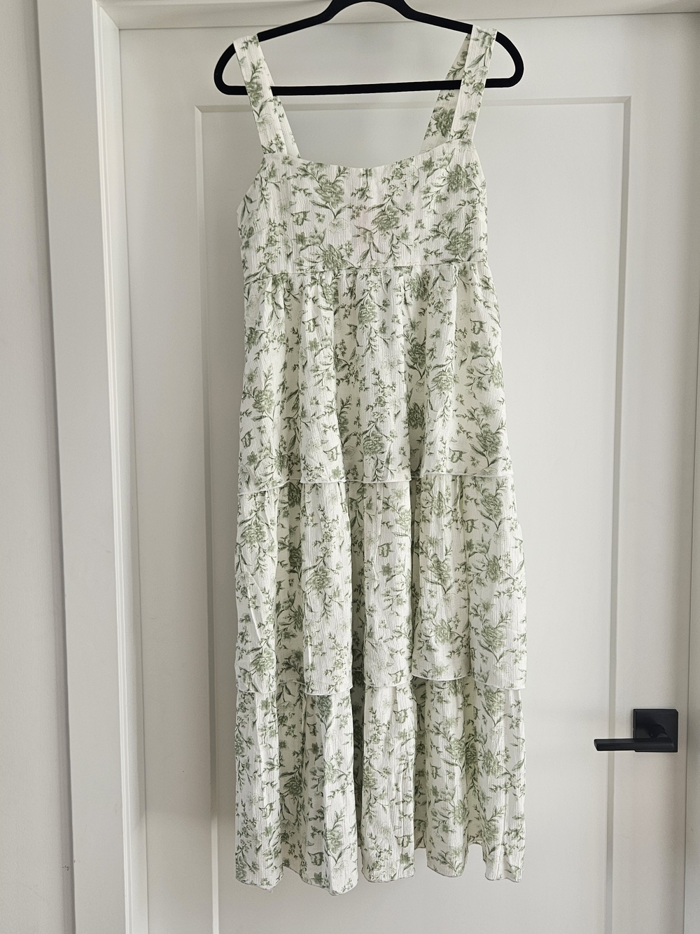 MINE Cream Tiered Maxi Dress with Sage Green Floral Print Sz Medium